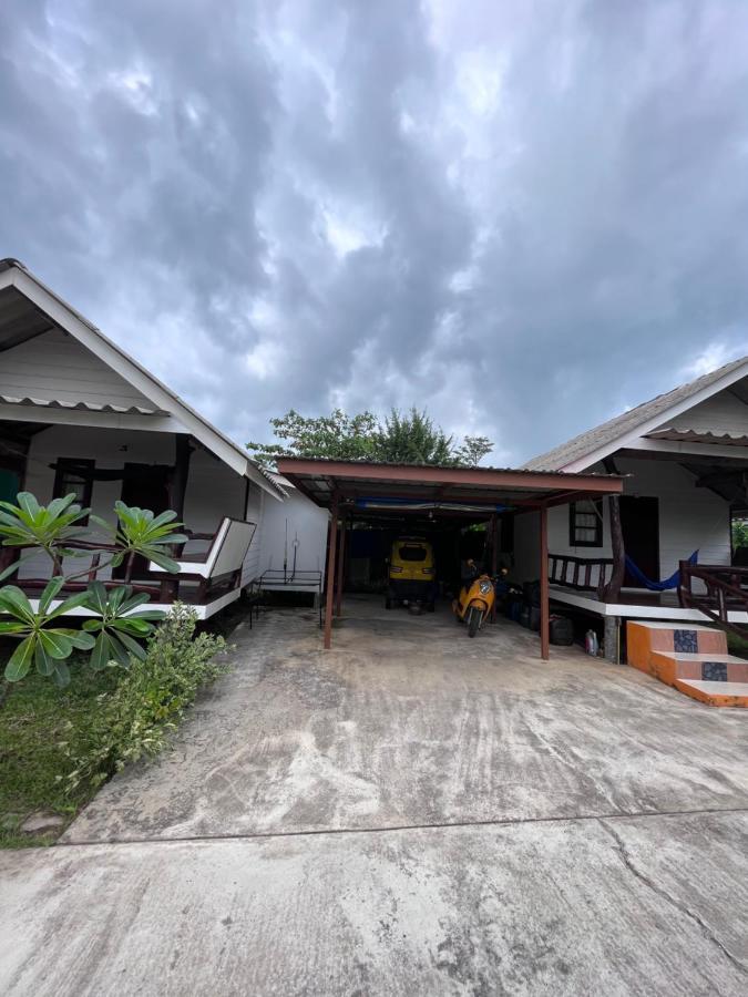 Pyramid Bungalow Hotel Ban Laem Sai Exterior photo